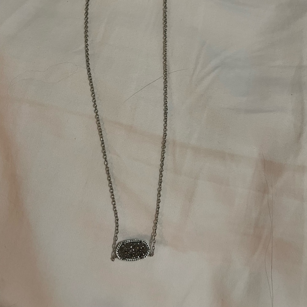 Kendra Scott necklace